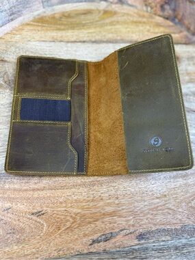 Sovereign Distressed Leather Passport Holder Travel Wallet Organizer Brown